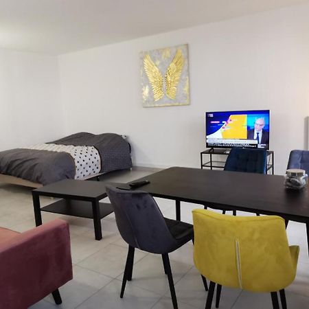 Le Patio Tram Paridis Apartment Nantes Bagian luar foto